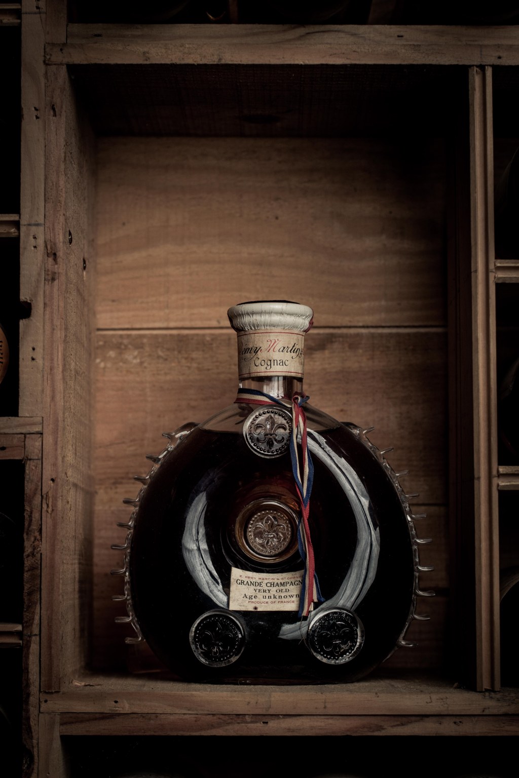 ‘No flash photography’